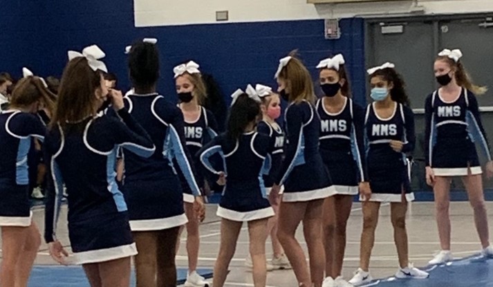 Middle School Cheerleaders